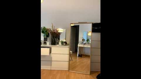 chloe_taa @ stripchat on 20251110