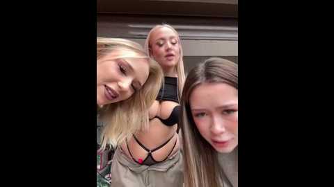 rolldolls @ stripchat on 20251110