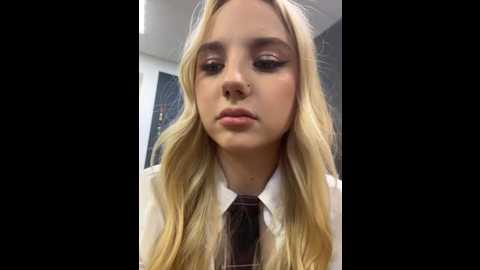 sky_cutie @ stripchat on 20251110