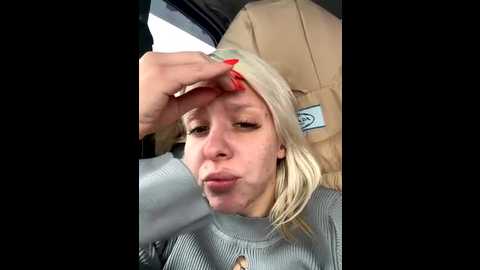 likacat @ stripchat on 20251111