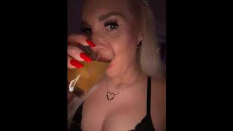 mia_xxx @ stripchat on 20251111