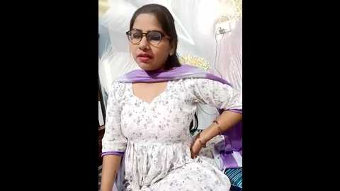 urvashi01224 @ stripchat on 20251111