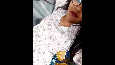 urvashi01224 @ stripchat on 20251111