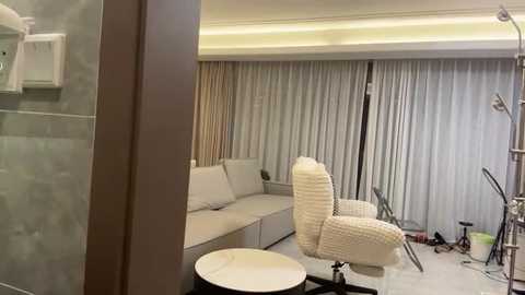 bella_999 @ stripchat on 20251112