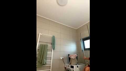 julielittlelove @ stripchat on 20251112