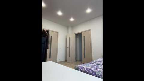 b_bonya_m @ stripchat on 20251113