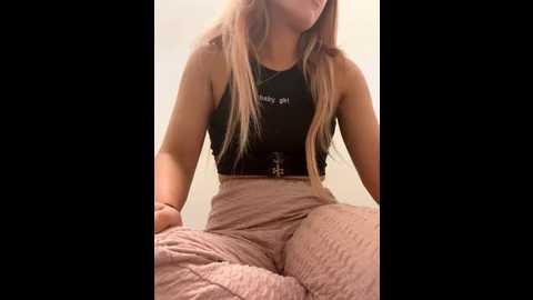 holly_glamour @ stripchat on 20251113