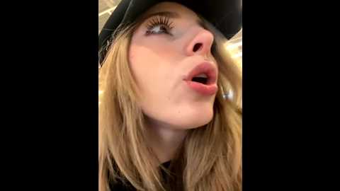 loraadoll @ stripchat on 20251113