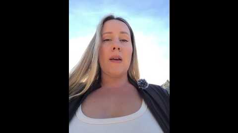 mona_plus @ stripchat on 20251115