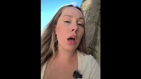 mona_plus @ stripchat on 20251115