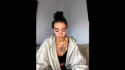 youngzoexx @ stripchat on 20251115