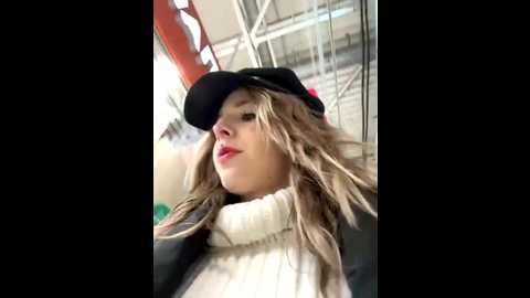 loraadoll @ stripchat on 20251116