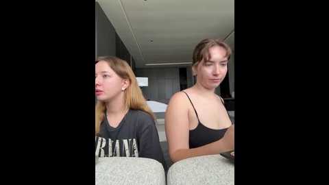 nura_n_sarah @ stripchat on 20251116