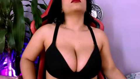 triana_crimson @ stripchat on 20251116