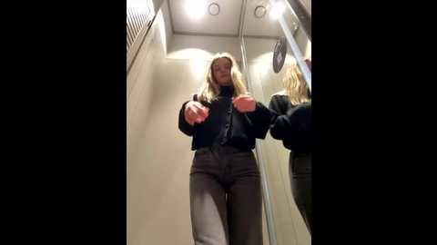 baravisha @ stripchat on 20251117