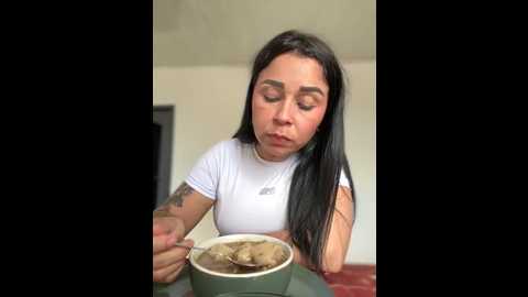 natural_bigass_nina @ stripchat on 20251117