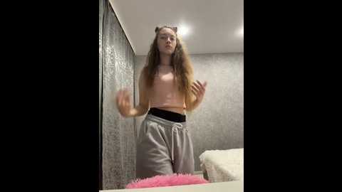 holy_poly @ stripchat on 20251118