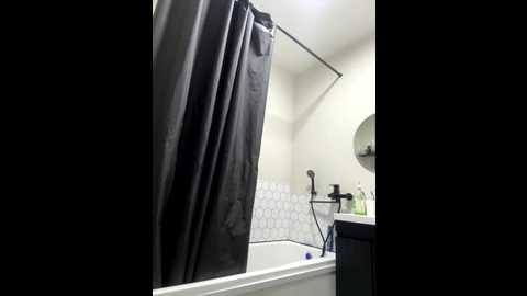 milabee @ stripchat on 20251118