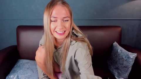 serenacrystall @ stripchat on 20251118