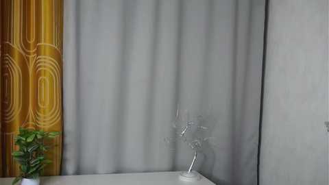 yvonnebou @ stripchat on 20251118