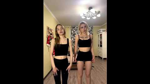 girls_n_roses @ stripchat on 20251120