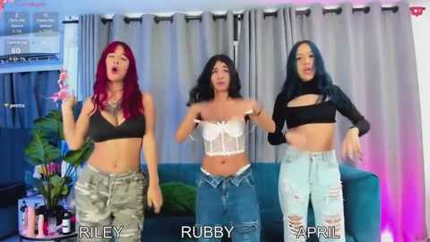 evil_giirls @ stripchat on 20251121