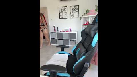 lara_bergmann @ stripchat on 20251121