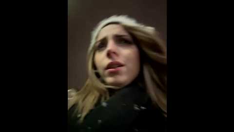 loraadoll @ stripchat on 20251121