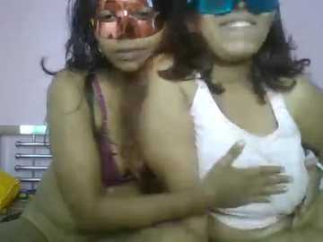 yui_ch1 @ stripchat on 20251121