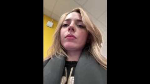 loraadoll @ stripchat on 20251122