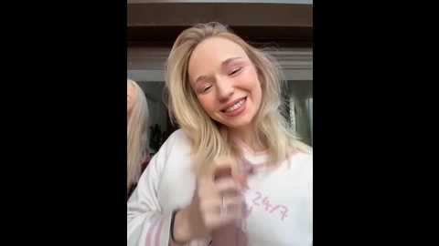 rolldolls @ stripchat on 20251122