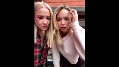 rolldolls @ stripchat on 20251122