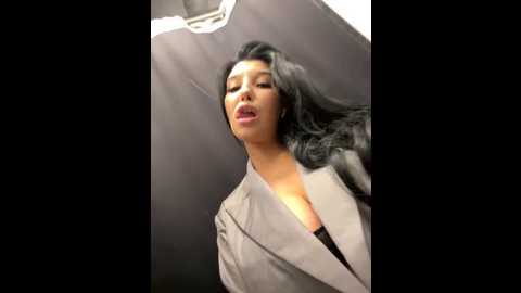 tisha_busty @ stripchat on 20251122