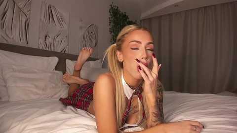 creambaby1 @ stripchat on 20251123