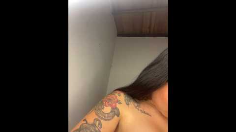 liahouses @ stripchat on 20251123