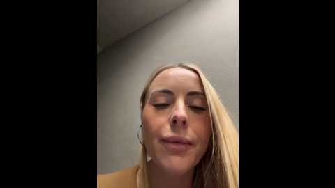 emasalis @ stripchat on 20251126