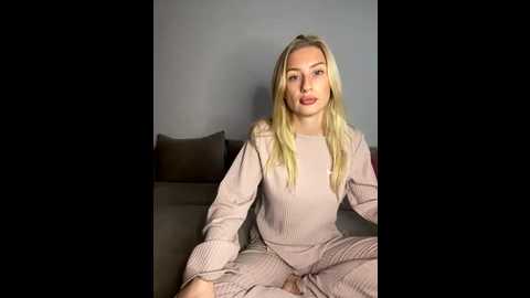 belle98 @ stripchat on 20251128