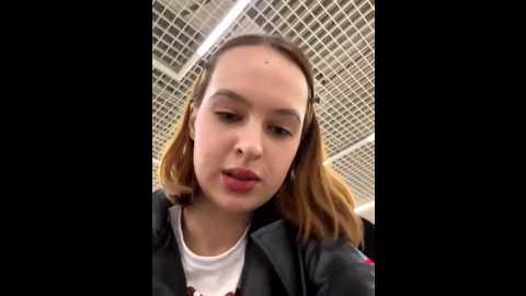 hani_obsessed @ stripchat on 20251128