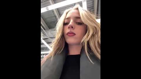 loraadoll @ stripchat on 20251128