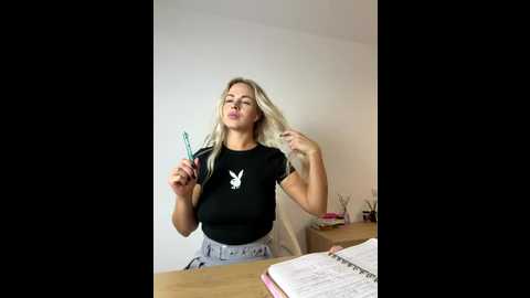 streetdoll @ stripchat on 20251128