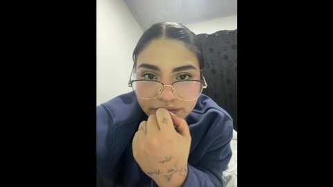 pareja_curiosa19 @ stripchat on 20251129