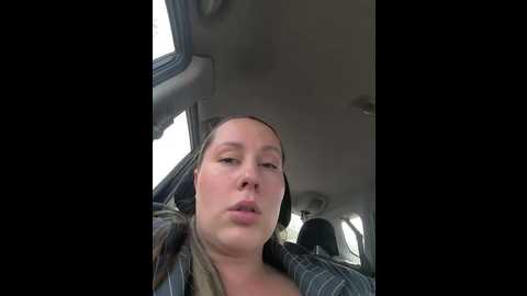 mona_plus @ stripchat on 20251130