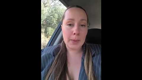 mona_plus @ stripchat on 20251130