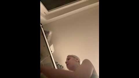 blondiejujuvibe @ stripchat on 20251201