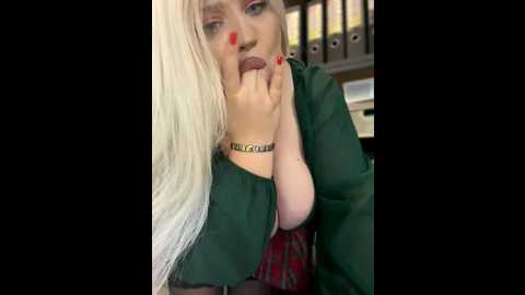 eliaden @ stripchat on 20251201