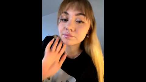 lunamillie @ stripchat on 20251201