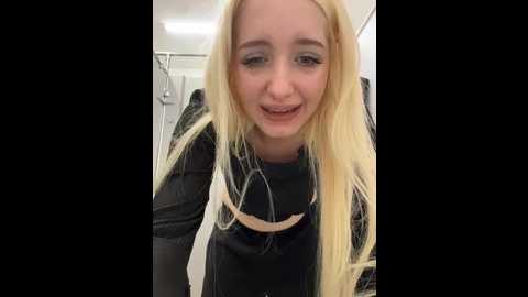 milkyy_wway @ stripchat on 20251201