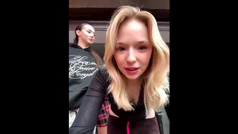 rolldolls @ stripchat on 20251201