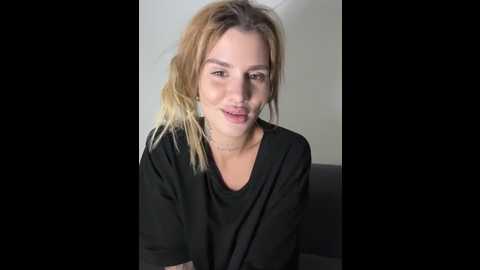 emiliacatalina @ stripchat on 20251202