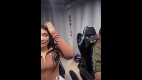 jenn_fit @ stripchat on 20251202